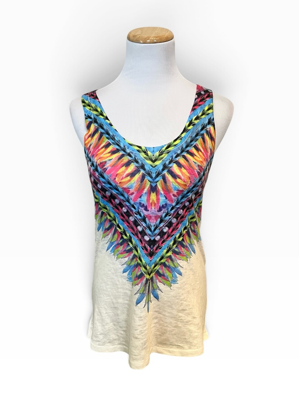 XYNC Multicolor Feather Print Ivory Scoop Neck Tank Top Size Medium